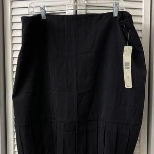 NWT Women’s Skirt (Size 18W)